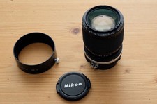 Zoom-Nikkor 35-105 AIS f3,5-4,5 mit Gegenlichtblende HK-11, sehr guter Zustand