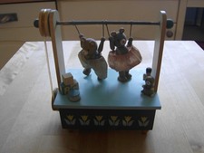 GILDE SPIELUHR   SCHAUKELNDE BÄREN / SELTEN    HOLZ/SAMMLER
