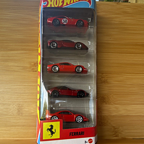 Hot wheels ferrari - hot, set