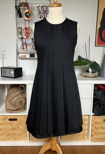 Dunkelgraues designerkleid von - designerkleid,