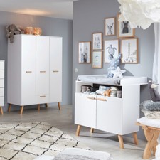 Babyzimmer Babymöbel Kombination Set mit Kleiderschrank Wickelkommode in Weiß