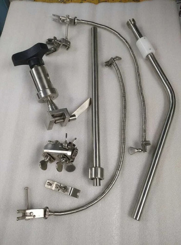 Leyla brain retractor - retractor, surgical