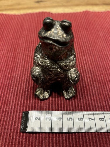 Massiver frosch - massiver,