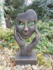 Steinfigur hände mit gesicht - steinfigur,