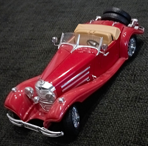 Bburago mercedes benz 500 - bburago,