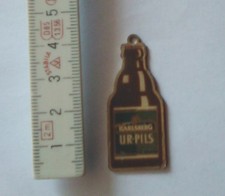 Seltener alter Werbe-Anhänger von KARLSBERG Ur-Pils mit intakter Öse