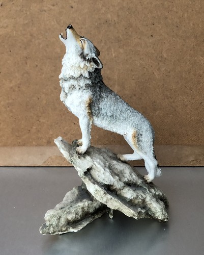 Heulender wolf statue - wolf,