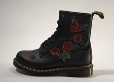 Dr. Martens 1460 VONDA Boots