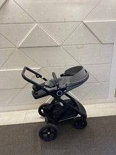 Stokke Trailz Kinderwagen in grau inkl. Zubehör (u.a. BeSafe Kinderschale)