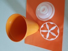 TUPPERWARE Shaker 844, 845