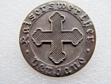 alte Schwesternbrosche -