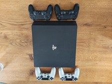 Sony PlayStation 4 Pro, 1 TB, Schwarz, Inkl. 4x Original Kontroller.