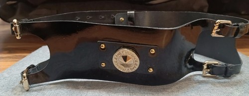 Schwarzer lackleder - schwarzer,