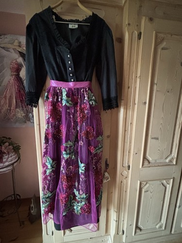 Elegantes dirndl mit - elegantes,