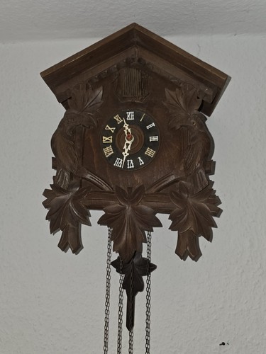 Kuckucksuhr handgeschnitzt