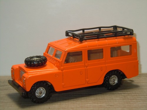 Land rover 109wb corgi - rover,