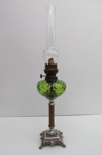 Große antike petroleumlampe - antike,