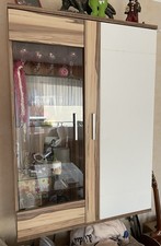 Wohnzimmer Möbel mit LEDs Einrichtung Schrank Wand Vitrine Regal Sideboard Regal