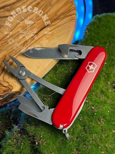 Victorinox mechanic red - victorinox,