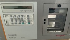 Honeywell. Effeff 19“ Stahlblechplatte mit LCD Bedienteil und ThermoDrucker