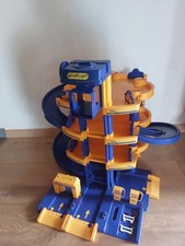 Wader/Plasticart JET Parkhaus, 4 Ebenen mit Waschanlage und Tankstelle