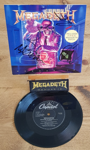 Megadeth hanger signed 7 - -, 18