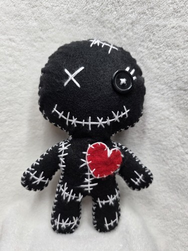 Handgefertigte voodoopuppe - voodoopuppe,