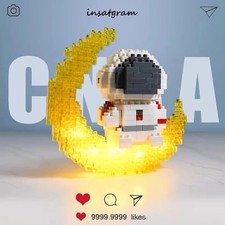 Space Astronaut Klemmbausteine Set mit LED,388 teiliges Astronauten-Baustein-Set