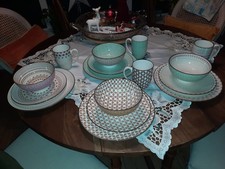 Buntes Geschier Set für 4