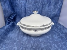 1 x Wedgwood Amherst - 1x Terrine / Ragoutterrine mit Deckel  -  England