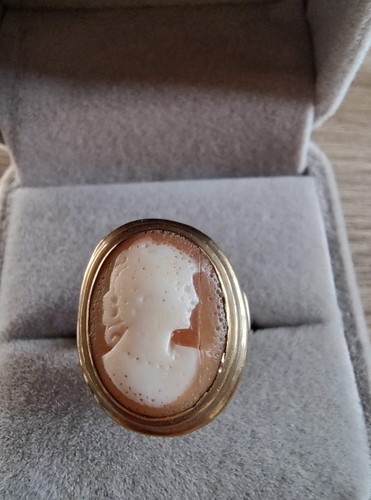 Ring 333 gelbgold mit gemme - in,