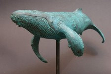 Bronzefigur 'BUCKELWAL