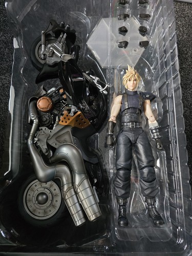 Play arts kai cloud strife - kai,