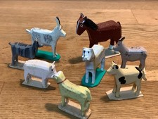 8 grössere Reifentiere antik Spielzeug Holz alt Erzgebirge Miniatur 5,8cm