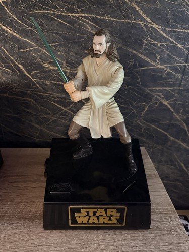 Vintage star wars - star, qui-gon