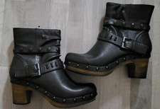 Queens & Sons Boots Plateau