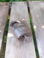 Antikes Vorhängeschloss mit