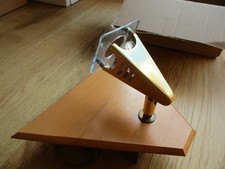 PN Wandstrahler Wandleuchte aus Messing/Holz mit Halogen-Leuchtmittel, 3-eckig