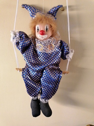 Clown mit schaukel - mit,