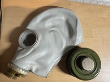 DDR NVA Gasmaske mit Filter