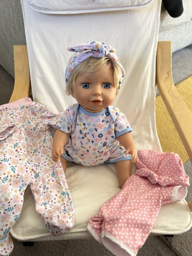 Baby born mummy - me, up