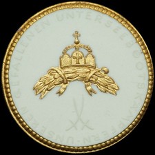 1. WELTKRIEG: Porzellan-Medaille, weiß mit Dekor. U-BOOT / UNTERSEEBOOT-KÄMPFER.
