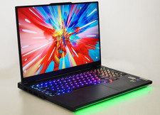 Lenovo Legion Pro 7 16IRX8 - 16" Gaming i9-13900HX 1TB SSD 32GB NVidia RTX 4070