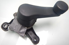 VW CADDY 2K / FENSTERHEBERKURBEL FENSTERHEBER + AUFNAHME / vorne rechts (M1486)