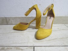 Riemchenpumps EU 40, neu, ca. 10 cm Blockabsatz, Sonderedition Lola Blue in gelb