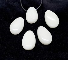  WEISSE JADE TROMMELSTEIN