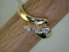 333 Gelbgoldring mit Zirkonia