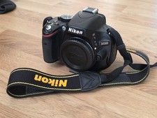Nikon D5100 DSLR Kamera + AF-S