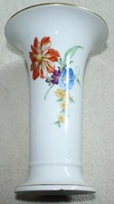 ➡️ KPM Berlin Trompetenvase mit Blumen und Goldrand 1. Wahl ?