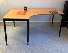 Schreibtisch 160x120 IKEA höhenverstellbar, guter Zustand 